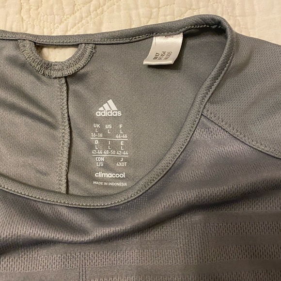 Adidas sport shirt - Picture 6 of 6